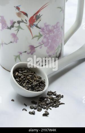 Tè verde "Gunpowder" dalla Cina, Gunpowder Tea, Cina, Asia Foto Stock