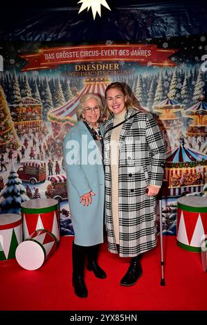 Ursula Herrmann und Christiane Reppe bei der Premiere des 27. Dresdner Weihnachts-Circus an der Washingtonstraße. Dresda, 13.12.2024 Sachsen Germania *** Ursula Herrmann e Christiane Reppe alla prima del circo natalizio di Dresda del 27 a Washingtonstraße Dresda, 13 12 2024 Sassonia Germania Copyright: XMatthiasxWehnertx Foto Stock