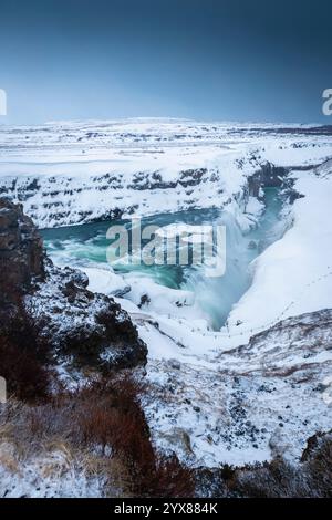 Cascate di Gullfoss in inverno all'alba. Hrunamannahreppur, Árnessýsla, Suðurland, Islanda, Nord europa. Foto Stock