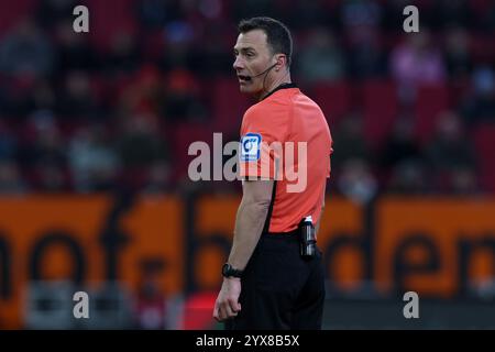 Augusta, Germania. 14 dicembre 2024. Fussball 1. Bundesliga 14. Spieltag FC Augsburg - Bayer 04 Leverkusen AM 14.12.2024 nella der WWK Arena di Augusta le normative del DFL vietano qualsiasi uso di fotografie come sequenze di immagini e/o quasi-video. Foto: Revierfoto credito: ddp media GmbH/Alamy Live News Foto Stock