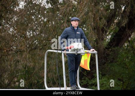 Windsor, Regno Unito. 14 ottobre 2024. L'inizio delle gare di Get Raceday Ready handicap Stakes (Classe 6) (Div 1) alla finale della stagione pianeggiante al Royal Windsor Racecourse di Windsor, Berkshire. Crediti: Maureen McLean/Alamy Foto Stock