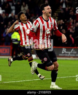 Kieffer Moore dello Sheffield United festeggia dopo aver segnato contro Plymouth Argyle dal punto di rigore durante il match per il titolo Sky Bet a Bramall Lane, Sheffield. Data foto: Sabato 14 dicembre 2024. Foto Stock