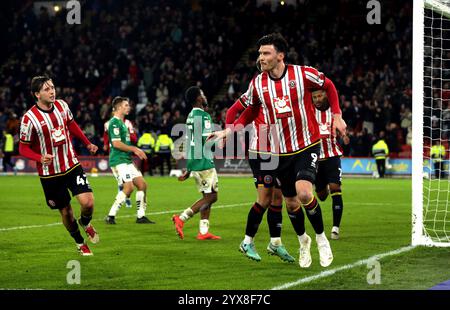 Kieffer Moore dello Sheffield United festeggia dopo aver segnato contro Plymouth Argyle dal punto di rigore durante il match per il titolo Sky Bet a Bramall Lane, Sheffield. Data foto: Sabato 14 dicembre 2024. Foto Stock