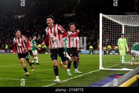 Kieffer Moore dello Sheffield United festeggia dopo aver segnato contro Plymouth Argyle dal punto di rigore durante il match per il titolo Sky Bet a Bramall Lane, Sheffield. Data foto: Sabato 14 dicembre 2024. Foto Stock