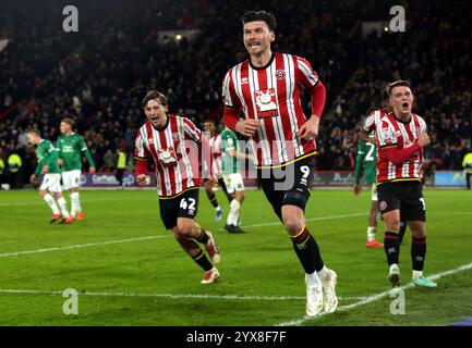 Kieffer Moore dello Sheffield United festeggia dopo aver segnato contro Plymouth Argyle dal punto di rigore durante il match per il titolo Sky Bet a Bramall Lane, Sheffield. Data foto: Sabato 14 dicembre 2024. Foto Stock