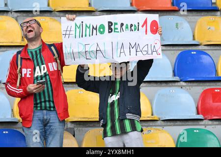 Stadio Benito stirpe, Frosinone, Italia. 14 dicembre 2024. Calcio di serie B; Frosinone contro Sassuolo; tifosi del Sassuolo crediti: Action Plus Sports/Alamy Live News Foto Stock