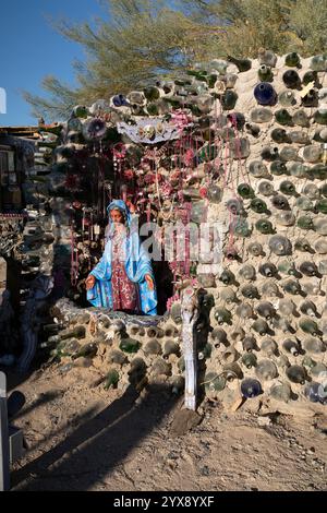 Nostra Signora delle anime perdute a East Jesus, California, vicino al Mare di Salton. East Jesus è una piccola comunità artistica in mezzo al nulla, vicino al Mare di Salton. Foto Stock