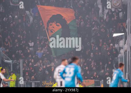 Torino, Italia. 14 dicembre 2024. Tifoso di VeneziaÕs durante la partita di calcio di serie A tra Juventus e Venezia allo Stadio Juventus di Torino - 9 novembre 2024. Sport - Soccer FC (foto di Fabio Ferrari/LaPresse) crediti: LaPresse/Alamy Live News Foto Stock