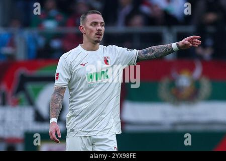 Augusta, Germania. 14 dicembre 2024. Fussball 1. Bundesliga 14. Spieltag FC Augsburg - Bayer 04 Leverkusen AM 14.12.2024 nella der WWK Arena di Augusta Phillip Tietz ( Augsburg ) le normative DFL vietano qualsiasi uso di fotografie come sequenze di immagini e/o quasi-video. Foto: Revierfoto credito: ddp media GmbH/Alamy Live News Foto Stock