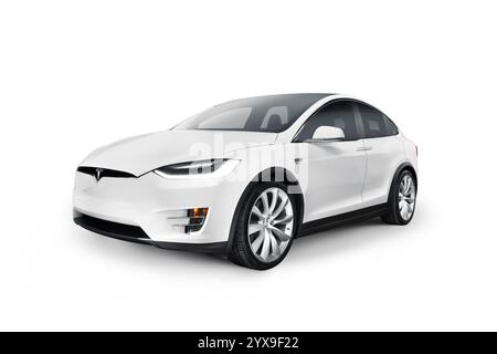 White 2017 Tesla Model X SUV di lusso auto elettriche isolate su sfondo bianco con tracciato di ritaglio Foto Stock