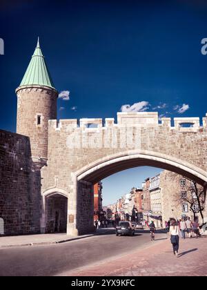 Porte San Jean Quebec city parete storico bastione di fortificazione. Rue Saint-Jean street, Quebec, Canada. Ville de Québec. Foto Stock