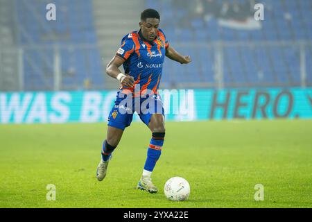 Basilea, Svizzera. 14 dicembre 2024. Basilea, Svizzera, 14 dicembre 2024: Joe Mendes (17 Basilea) durante la partita di Super League tra FC Basel 1893 e Grasshopper Club Zurigo al St. Jakob-Park di Basilea, Svizzera. Philipp Kresnik (Philipp Kresnik/SPP) credito: SPP Sport Press Photo. /Alamy Live News Foto Stock