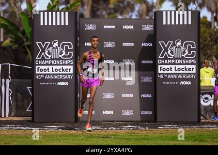 San Diego, Stati Uniti. 13 dicembre 2024. Trey Caldwell si piazza dodicesimo nella gara ragazzi alle 15:47,9, durante i Campionati di fondo Foot Locker a Morley Field, sabato 14 dicembre 2024, a San Diego, California (Thomas Fernandez/immagine dello sport) crediti: Kirby Lee/Alamy Live News Foto Stock
