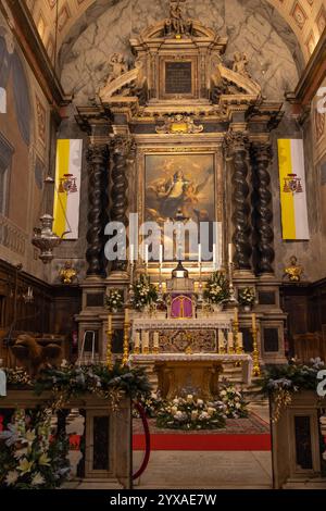 FRANCIA. CORSO DEL SUD (2A) AJACCIO, CATTEDRALE DI NOTRE-DAME DE L'ASSOMPTION (SANTA MARIA ASSUNTA). PREPARATIVI PER LA VISITA DEL PAPA DEL 15 DICEMBRE 202 Foto Stock