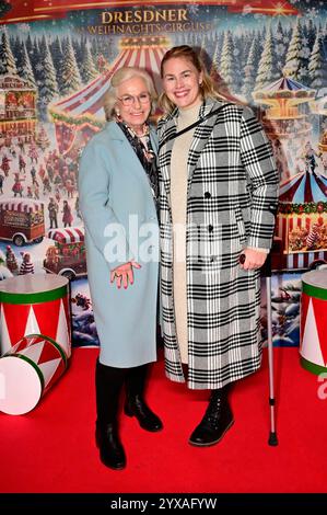Ursula Herrmann und Christiane Reppe bei der Premiere des 27. Dresdner Weihnachts-Circus an der Washingtonstraße. Dresda, 13.12.2024 *** Ursula Herrmann e Christiane Reppe alla prima del circo natalizio di Dresda del 27 a Washingtonstraße Dresda, 13 12 2024 foto:XM.xWehnertx/xFuturexImagex weihnachtszirkus dresden 4208 Foto Stock