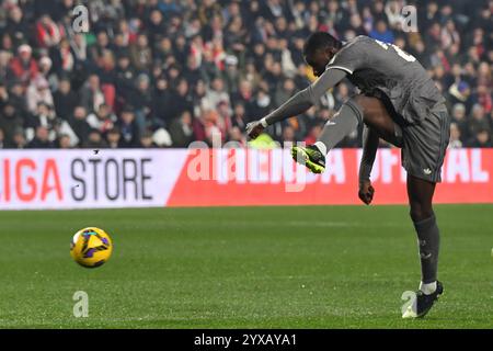 Madrid, Madrid, Spagna. 14 dicembre 2024. 22 ANTONIO RÃœDIGER del Real Madrid CF durante la partita LaLiga EA Sports tra Rayo Vallecano de Madrid 3 vs Real Madrid CF 3 all'Estadio de Vallecas il 14 dicembre 2024 a Madrid in Spagna. (Immagine di credito: © Oscar Manuel Sanchez/ZUMA Press Wire) SOLO PER USO EDITORIALE! Non per USO commerciale! Foto Stock