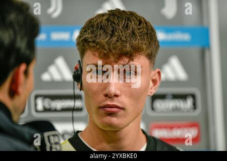 Torino, Italia. 14 dicembre 2024. Nicolo Savona della Juventus visto prima della partita di serie A tra Juventus e Venezia allo stadio Allianz di Torino. Credito: Gonzales Photo/Alamy Live News Foto Stock