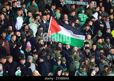 Hampden Park, Glasgow, Regno Unito. 15 dicembre 2024. Finale di calcio della Premier Sports Cup, Celtic Versus Rangers; crediti dei tifosi del Celtic: Action Plus Sports/Alamy Live News Foto Stock