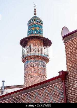 minareto della Moschea Blu nella città di Erevan. La Moschea Blu è una moschea sciita persiana costruita nel XVIII secolo Foto Stock