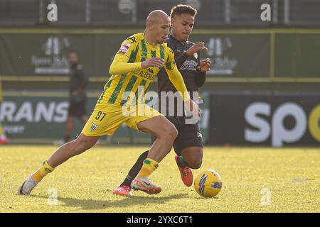 Tondela, PT, Portogallo. 15 dicembre 2024. Tondela (pt) 15/12/2024 - liga portugal meu super - cd tondela x portimonense Ã¢â‚¬' cicero player di tondela durante la partita tra tondela x portimonense, valida per il 14° round della liga portugal 2 meu super, tenutasi allo stadio Joao Cardoso, a tondela, questa domenica pomeriggio, (15) (Credit Image: © Alexandre Gomes/TheNEWS2 via ZUMA Press Wire) SOLO USO EDITORIALE! Non per USO commerciale! Foto Stock