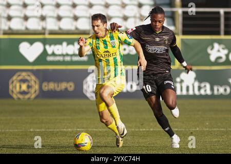 Tondela, PT, Portogallo. 15 dicembre 2024. Tondela (pt) 15/12/2024 - liga portugal meu super - cd tondela x portimonense Ã¢â‚¬' tiago manso giocatore di tondela durante la partita tra tondela x portimonense, valida per la 14a prova della liga portugal 2 meu super, tenutasi allo stadio Joao Cardoso, a tondela, questa domenica pomeriggio,(15) (Credit Image: © Alexandre Gomes/TheNEWS2 via ZUMA Press WS2) SOLO USO EDITORIALE! Non per USO commerciale! Foto Stock