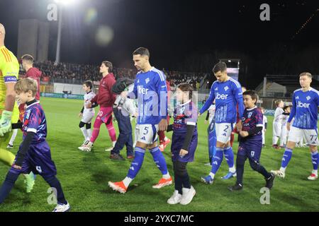 Como, Italia. 15 dicembre 2024. La formazione del Como durante la partita di calcio di serie A Enilive 2024/2025 tra Como e Roma allo stadio Giuseppe Sinigaglia di Como - domenica 15 dicembre 2024. Sport - calcio. (Foto di Antonio Saia/LaPresse) credito: LaPresse/Alamy Live News Foto Stock