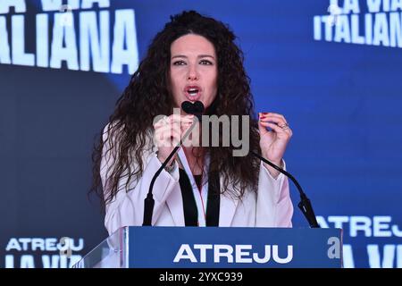 Roma, Italia. 15 dicembre 2024. Antonella Sberna Vicepresidente del Parlamento europeo interviene durante l'evento Atreju, la festa dei Fratelli d'Italia al Circo massimo. 25a edizione di Atreju, il partito Fratelli d'Italia si è tenuto al Circo massimo, a Roma. Credito: SOPA Images Limited/Alamy Live News Foto Stock