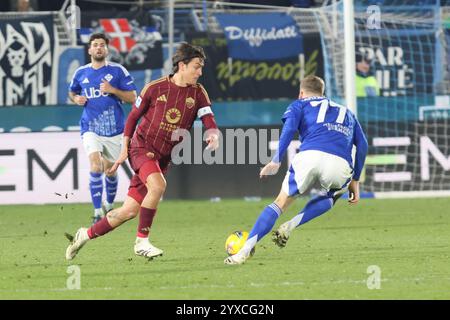 Como, Italia. 15 dicembre 2024. La Dybala del Como in azione durante la partita di calcio di serie A Enilive 2024/2025 tra Como e Roma allo stadio Giuseppe Sinigaglia di Como - domenica 15 dicembre 2024. Sport - calcio. (Foto di Antonio Saia/LaPresse) credito: LaPresse/Alamy Live News Foto Stock