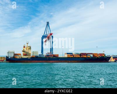 Molo di carico al porto di Malaga Foto Stock