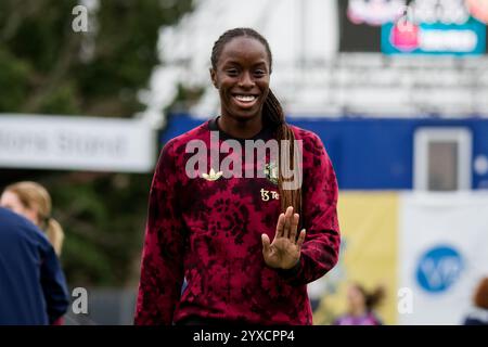 Londra, Regno Unito. 15 dicembre 2024. Londra, Inghilterra, 15 dicembre 2024: Simi Awujo (13 Manchester United) si riscalda prima della partita di Womens Super League tra Crystal Palace e Manchester United al VBS Community Stadium di Londra, Inghilterra. (Pedro Porru/SPP) credito: SPP Sport Press Photo. /Alamy Live News Foto Stock