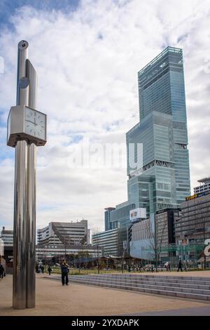 Abeno Harukas nel reparto Tennoji di Osaka, Giappone, il grattacielo più alto di Osaka, alto 300 metri, il 28 dicembre 2017 Foto Stock