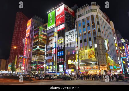 Edifici nell'area Kabukicho di Shinjuku, Tokyo, Giappone Foto Stock