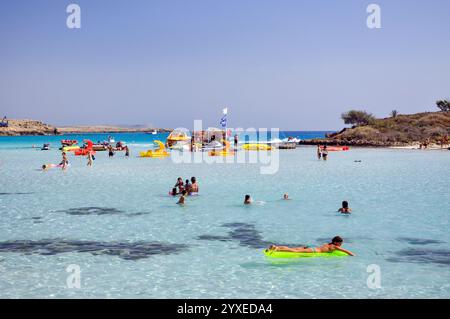 Sport acquatici, Nissi Beach, Ayia Napa, Famagosta District, Cipro Foto Stock