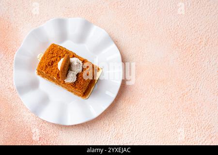 Torta con spugne di loto fatta con biscotti al loto e spalmabile Foto Stock