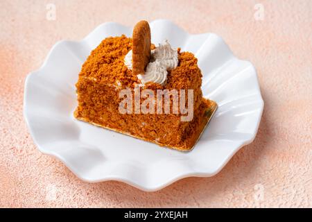 Torta con spugne di loto fatta con biscotti al loto e spalmabile Foto Stock