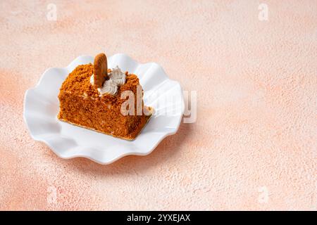 Torta con spugne di loto fatta con biscotti al loto e spalmabile Foto Stock