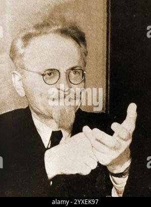 Un ritratto del 1940 del politico sovietico, rivoluzionario e teorico politico Lev Davidovich Bronstein ( ] 1879–1940), meglio conosciuto come Leon Trotsky - Портрет советского политика, революционера и политического теоретика Льва Давидовича Бронштейна (1879–1940), более известного как Лев Троцкий, 1940-е годы. Foto Stock