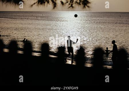 Beach football, partita di calcio, Grenada, Caraibi Foto Stock