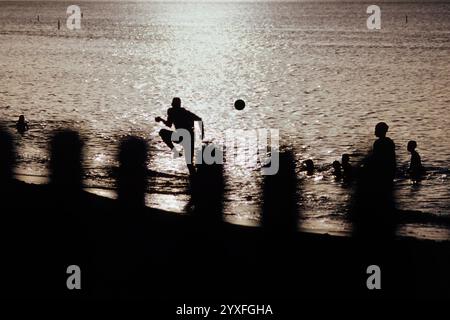 Beach football, partita di calcio, Grenada, Caraibi Foto Stock