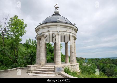 PYATIGORSK, RUSSIA - 7 GIUGNO 2023: Gazebo delle arpe eoliche a Pyatigorsk (1831), territorio di Stavropol. Acque minerali caucasiche Foto Stock