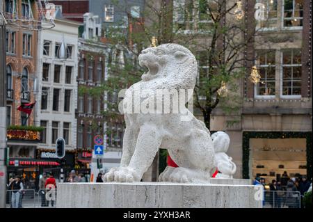 Leone in Piazza Dam ad Amsterdam, Paesi Bassi 10-12-2024 Foto Stock