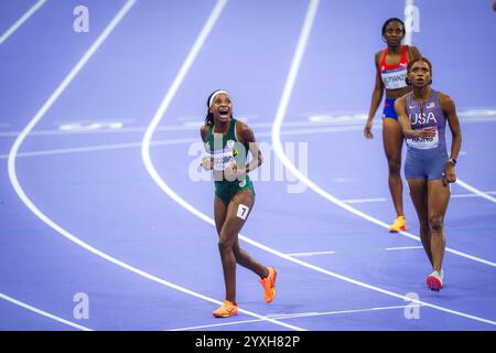 Prudenza Sekgodiso partecipa ai 800 metri ai Giochi Olimpici di Parigi 2024. Foto Stock