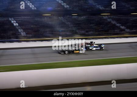 Newton Iowa, USA - 23 giugno 2012: IndyCar Iowa Corn 250. Corse notturne, sotto le luci, all'autodromo Iowa Speedway. 22 Oriol Servia Pals, Spagna Panth Foto Stock