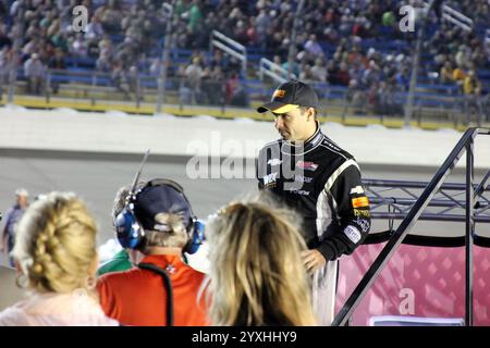 Newton Iowa, USA - 23 giugno 2012: IndyCar Iowa Corn 250. Corse notturne, sotto le luci, all'autodromo Iowa Speedway. 22 Oriol Servia Pals, Spagna Panth Foto Stock