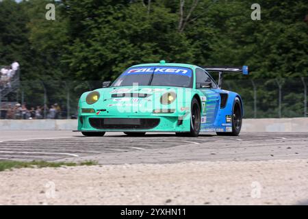 Elkhart Lake Wisconsin, USA - 18 agosto 2012: Road America Road Race Showcase, ALMS, auto sportive multi-class e gare di motori GT. American le Mans serie Foto Stock