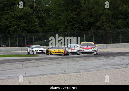 Elkhart Lake Wisconsin, USA - 18 agosto 2012: Road America Road Race Showcase, ALMS, auto sportive multi-class e gare di motori GT. American le Mans serie Foto Stock