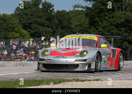 Elkhart Lake Wisconsin, USA - 18 agosto 2012: Road America Road Race Showcase, ALMS, auto sportive multi-class e gare di motori GT. American le Mans serie Foto Stock