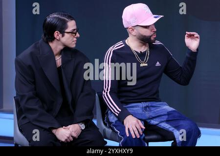 Doral, Stati Uniti. 16 dicembre 2024. DORAL, FLORIDA - 16 DICEMBRE: Maeso e Nacho vengono visti durante "la Voz de la Mañana" per promuovere la loro nuova canzone "te Encontré" agli Univision Studios il 16 dicembre 2024 a Doral, Florida. (Foto di Dax Tamargo/Sipa USA) credito: SIPA USA/Alamy Live News Foto Stock