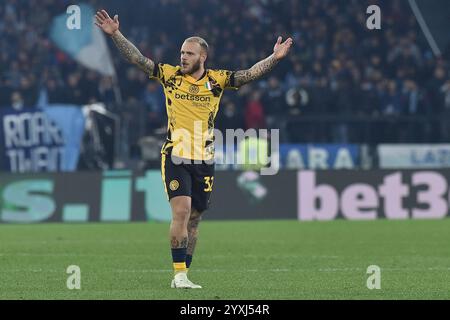 Roma, Italia, 16 dicembre 2024 Federico Dimarco di FC Internazionale gesti durante la serie A Enelive tra SS Lazio e FC Internazionale :Agostino Gemito/ Alamy Live News Foto Stock