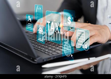 Busines usando un calcolatore per completare il modulo di ritorno individuale dell'imposta sul reddito in linea per il pagamento dell'imposta. Governo, tasse statali. Analisi dei dati, documentazione, fina Foto Stock